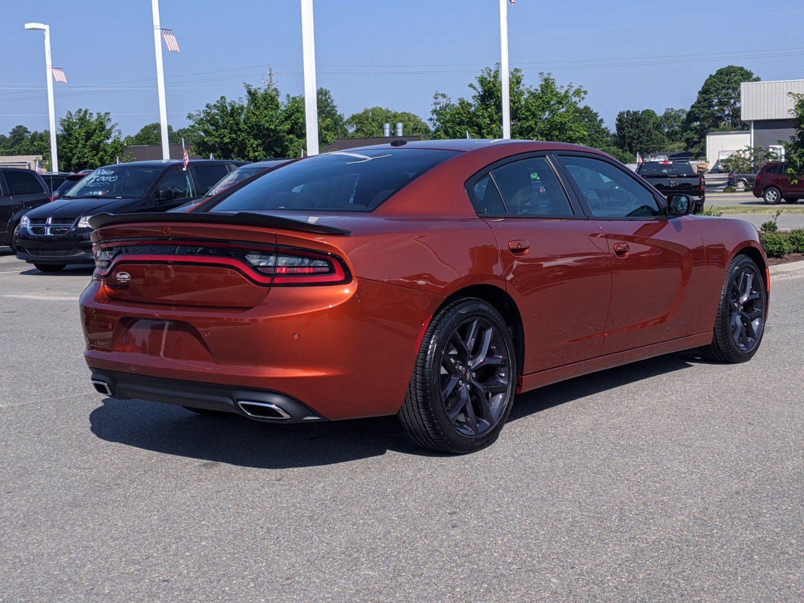 New 2020 DODGE Charger SXT RWD Sedan