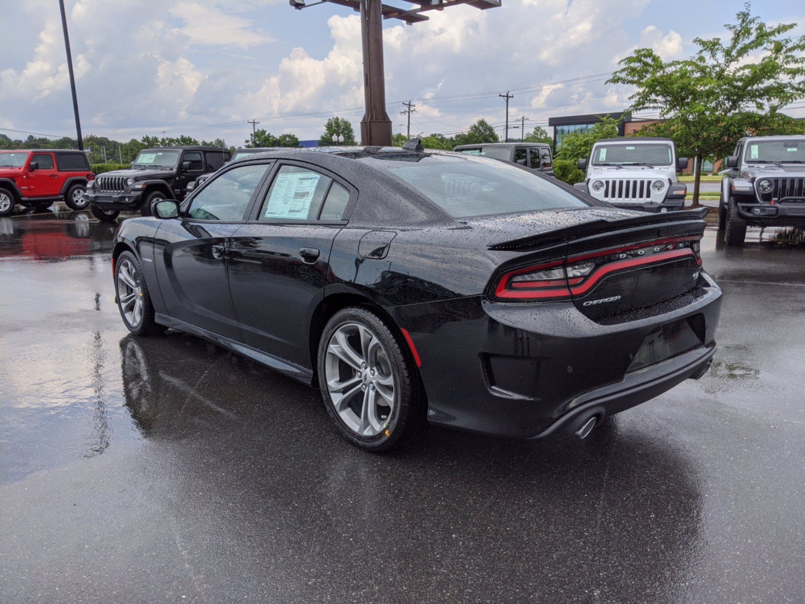 New 2020 DODGE Charger R/T RWD Sedan