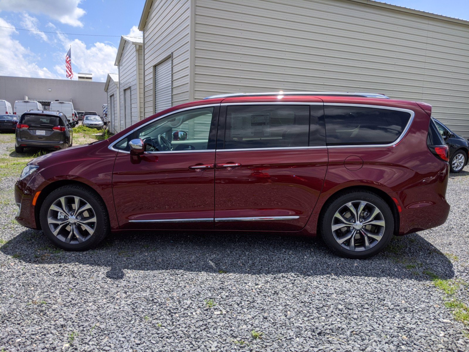 New 2020 CHRYSLER Pacifica Limited With Navigation